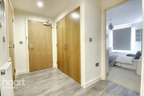 1 bedroom apartment for sale, Chapel Court, RM7 0FT, Romford