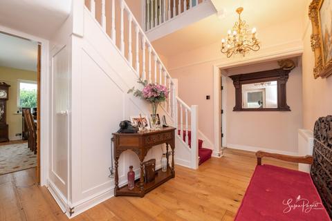 4 bedroom detached house for sale, Bowcombe Road, Newport