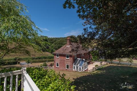4 bedroom detached house for sale, Bowcombe Road, Newport