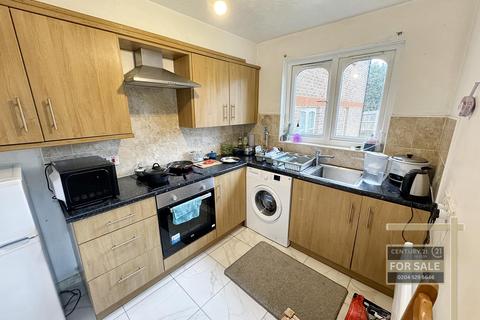 1 bedroom flat for sale, Stirling Grove, HOUNSLOW TW3