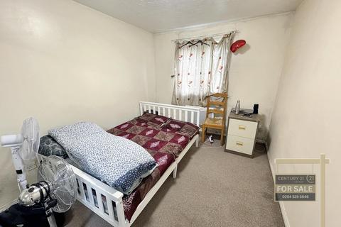 1 bedroom flat for sale, Stirling Grove, HOUNSLOW TW3