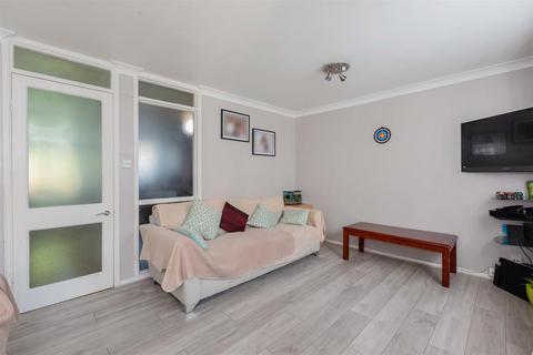 80 Greenside, Slough, SL2 1ST