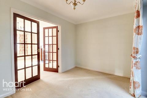 8 Wakering Road, Shoeburyness, Southend-on-sea, SS3 9SY