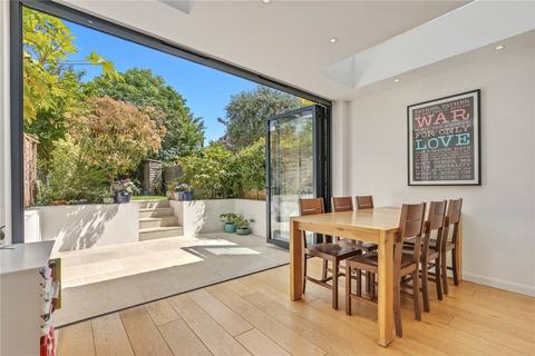 4 bedroom terraced house for sale, Beechcroft Road, SW17