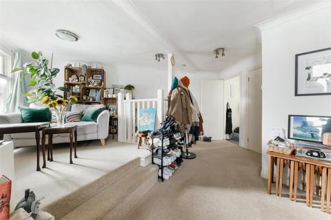 1 bedroom flat for sale, High Street, Ewell, Epsom