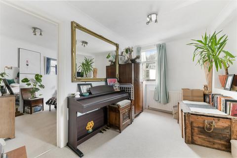 1 bedroom flat for sale, High Street, Ewell, Epsom