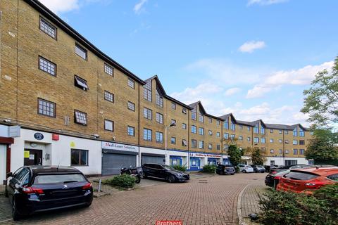 Comer Crescent, Southall UB2