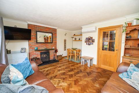 3 bedroom end of terrace house for sale, Church Road, Slapton