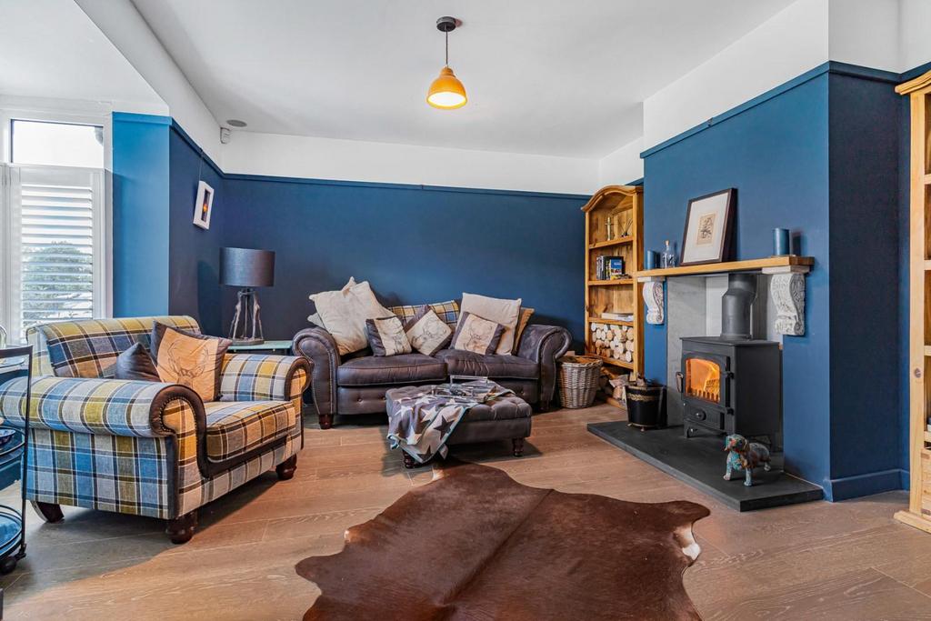 Sitting room/bed 4