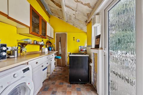 46 Barrow Road, Streatham, London, SW16 5PF