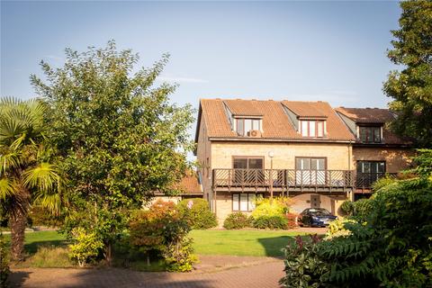 8 Albany Mews, Kingston Upon Thames, KT2 5SL