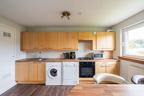 12/5 Calder Grove, Edinburgh, EH11 4NA