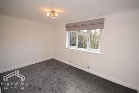 2 bedroom terraced house to rent, Gilderdale Court, Lytham St Annes, Lancashire