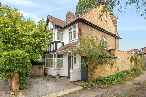 145 Queens Road, Teddington, TW11 0LZ