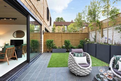 3 bedroom mews for sale, Wingfield Mews Peckham