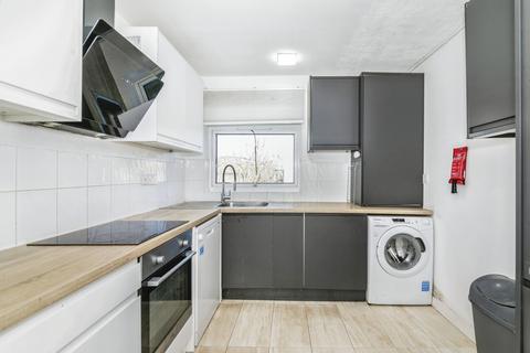 4 bedroom flat to rent, Thorburn Square London SE1