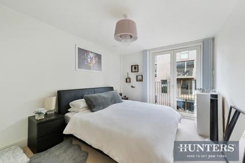 2 bedroom flat for sale, Durham Wharf Drive, Brentford