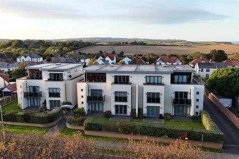 2 bedroom ground floor flat for sale, Scalby Mills Road, Scarborough