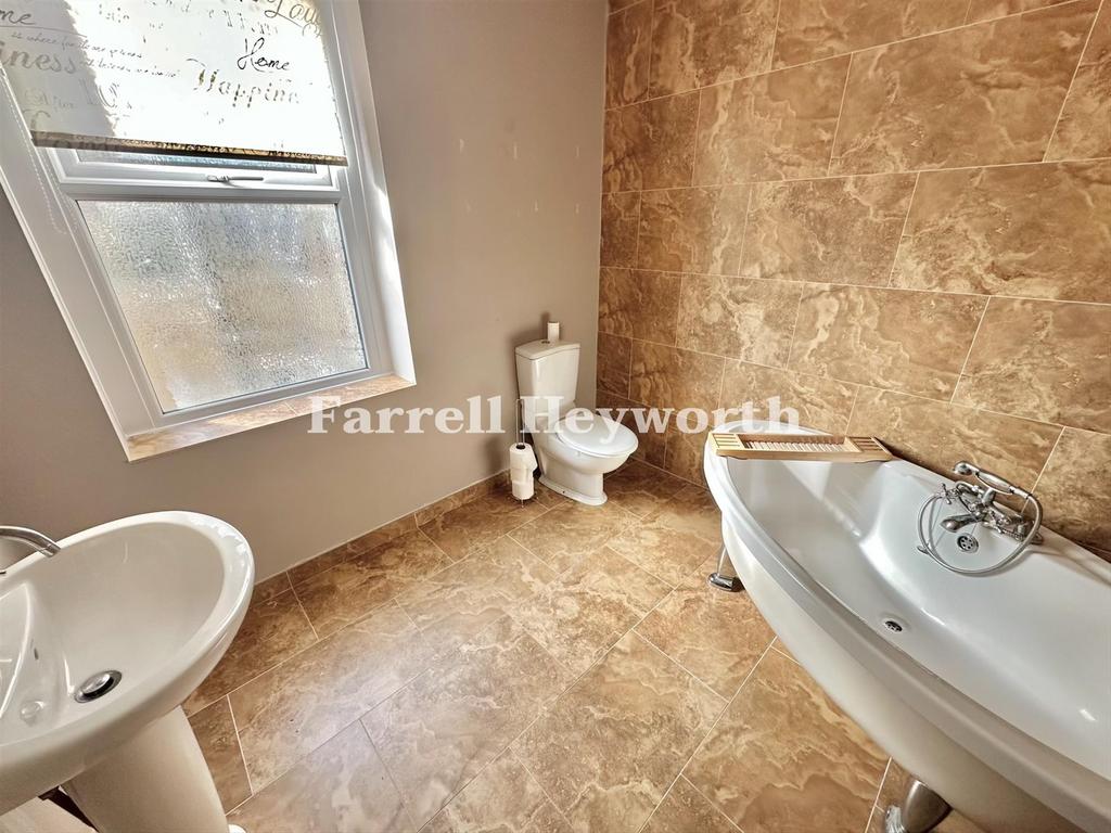 Lettings Bathroom vi