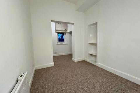 2 bedroom flat to rent, Cunningham Street, Dundee DD4