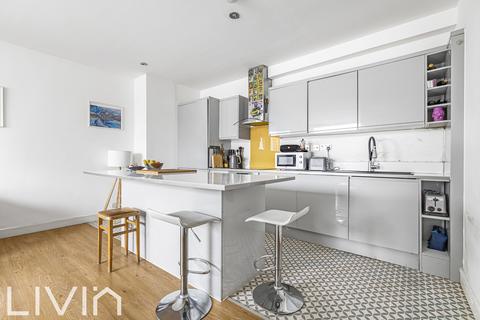 2 bedroom flat for sale, St. Crispin House, Barclay Road, Croydon, Croydon CR0