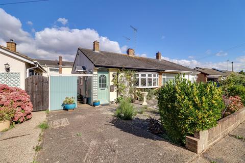 2 bedroom semi-detached bungalow for sale, Broomfield, Benfleet SS7