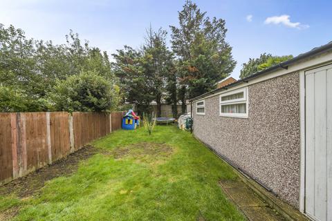 4 bedroom semi-detached house for sale, Columbia Avenue, Worcester Park KT4