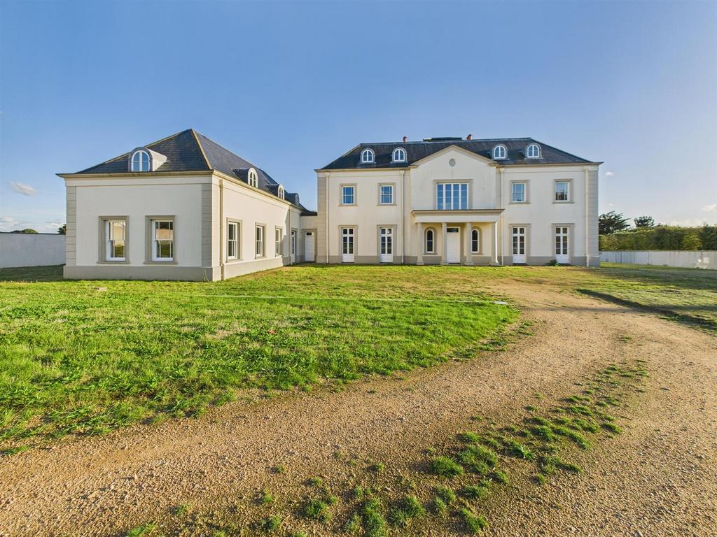 CAM04392 G0-PR0136-STILL010.jpg