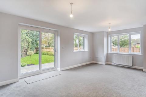 3 bedroom detached house for sale, Rickmansworth Lane, Chalfont St. Peter, Gerrards Cross, Buckinghamshire, SL9