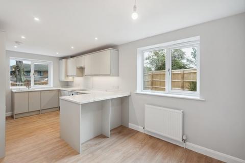 3 bedroom detached house for sale, Rickmansworth Lane, Chalfont St. Peter, Gerrards Cross, Buckinghamshire, SL9