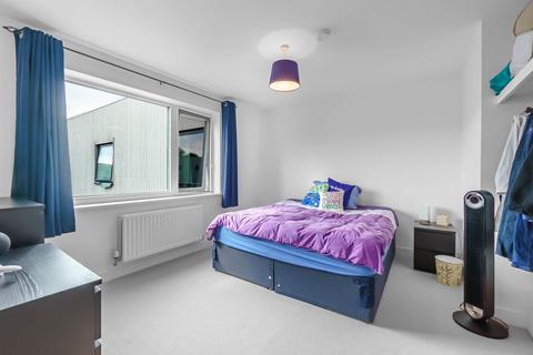 18 Dobson Way, Trumpington, Cambridge, CB2 9ES