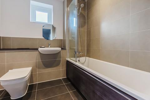 18 Dobson Way, Trumpington, Cambridge, CB2 9ES