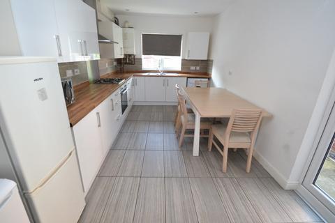 6 bedroom detached house to rent, Harrington Drive, Nottingham NG7