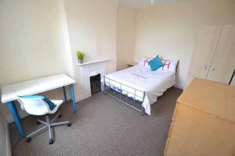 6 bedroom detached house to rent, Harrington Drive, Nottingham NG7