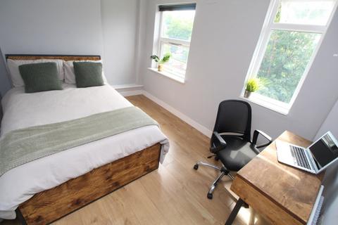 4 bedroom terraced house to rent, Park Road, Nottingham NG7