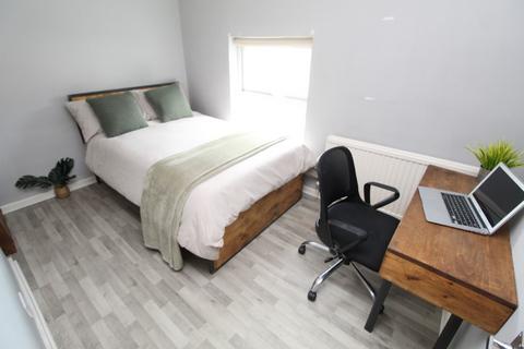 4 bedroom terraced house to rent, Park Road, Nottingham NG7