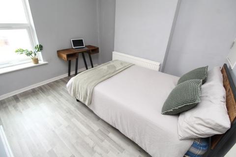 4 bedroom terraced house to rent, Park Road, Nottingham NG7
