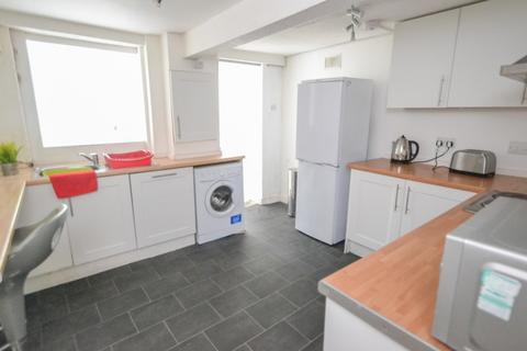 4 bedroom terraced house to rent, Park Road, Nottingham NG7