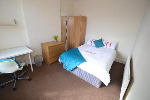 5 bedroom semi-detached house to rent, Willoughby Avenue, Nottingham NG7