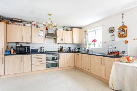 4 bedroom detached house for sale, Aran Court, Oakridge Park, Milton Keynes, Buckinghamshire, MK14