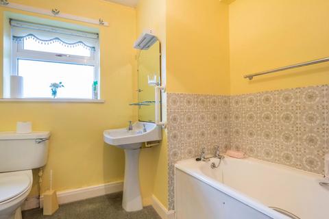 2 bedroom flat for sale, Cart Lane, Grange-Over-Sands, LA11