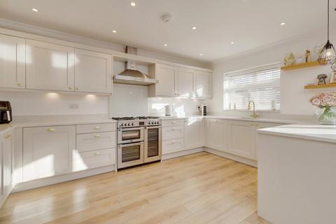 12 Bramble Road, Daws Heath, Benfleet, SS7 2UN