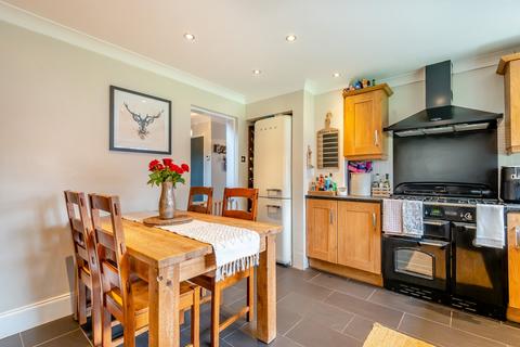 104 Chepstow Road, Caldicot, NP26 4JA