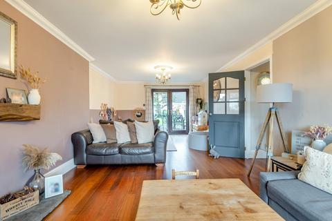 104 Chepstow Road, Caldicot, NP26 4JA