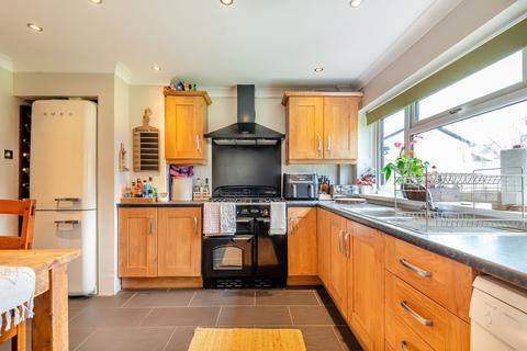 104 Chepstow Road, Caldicot, NP26 4JA