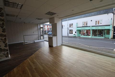 Retail property (high street) to rent, New Buildings, Hinckley, Leicestershire, LE10 1HN