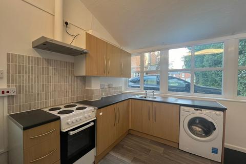 2 bedroom flat to rent, Norwich Road, Watton, IP25