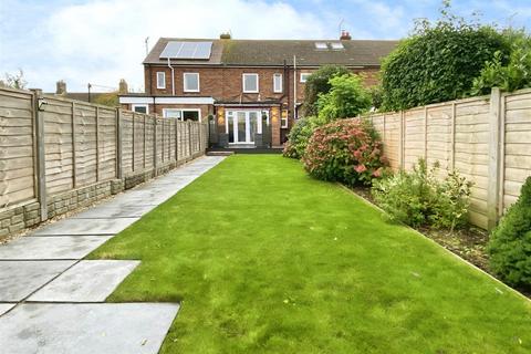 3 bedroom terraced house for sale, Priory Row, Faversham