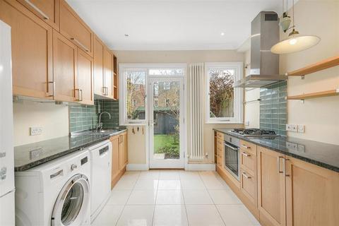 4 bedroom terraced house for sale, Trentham Street, SW18