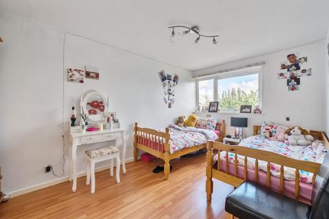 68 Bromley Gardens, Houghton Regis, Dunstable, LU5 5RL